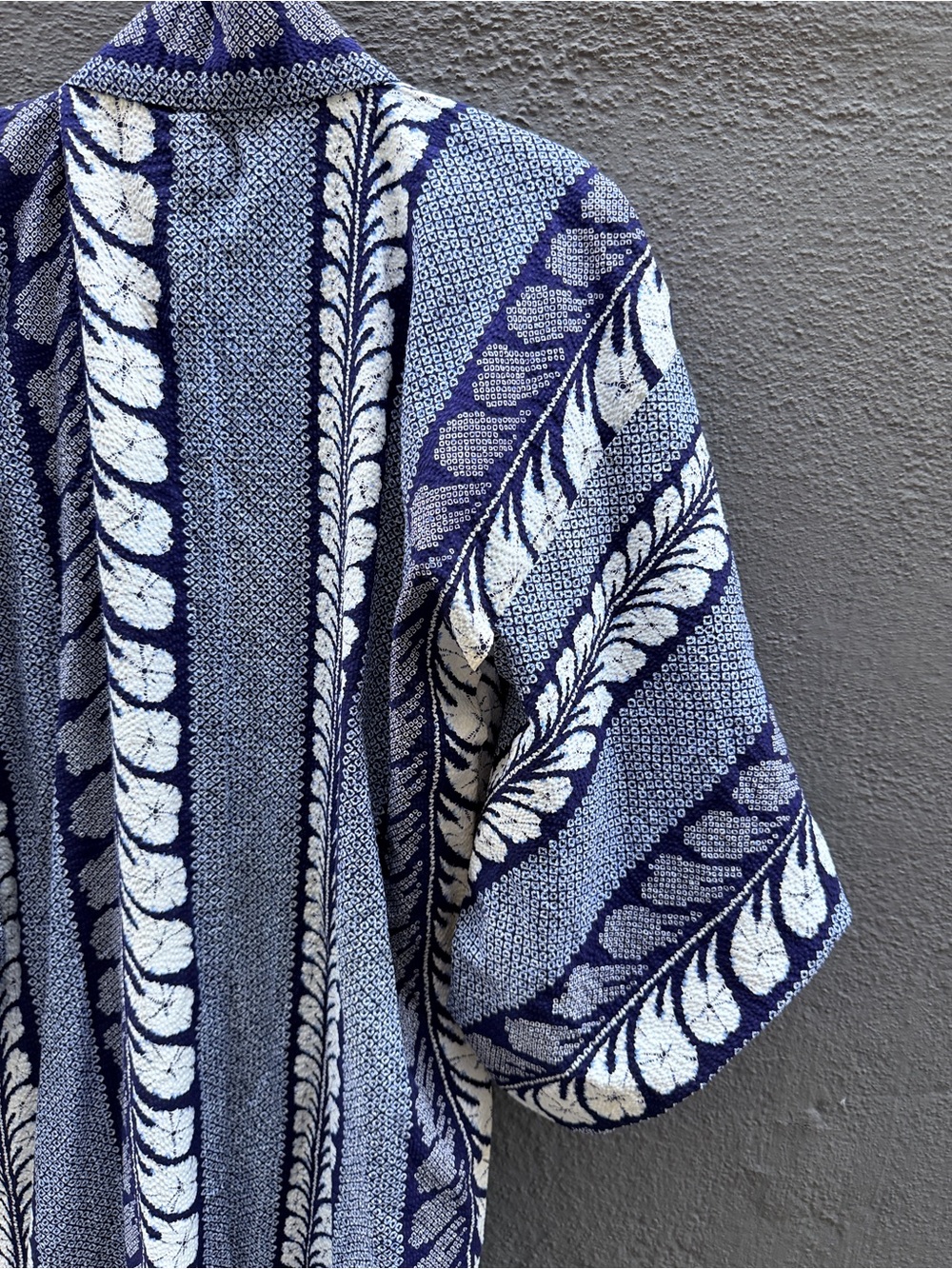 Vintage Shibori Cotton Indigo Ikat Hand Stitched Cotton Textile Japanese Kimono - Picture 5 of 8